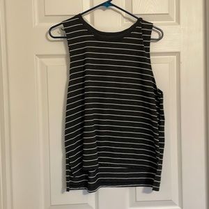 Tank top/ muscle tank